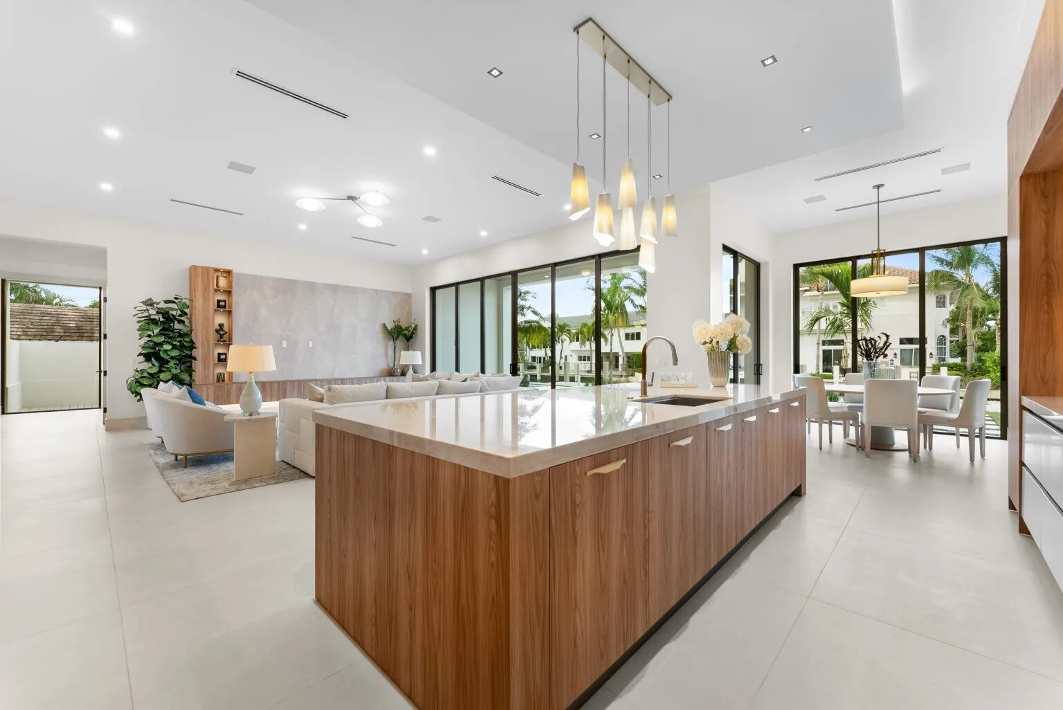 963 Dogwood Dr – Tropic Isle